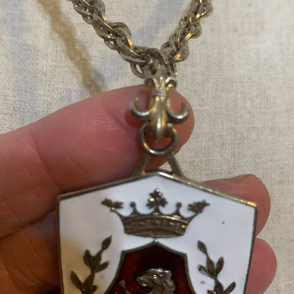 Lion crest shield fleur de lis vintage necklace - Picture 4 of 12